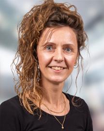 Anette Fjord Lauritsen, Finansmedarbejder