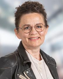 Anette Kildahl Petersen, Kundemedarbejder
